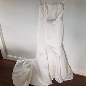 David's Bridal Strapless Wedding Dress